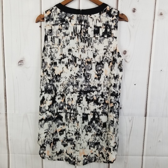 Sheer Sleeveless Blouse - Picture 6 of 8